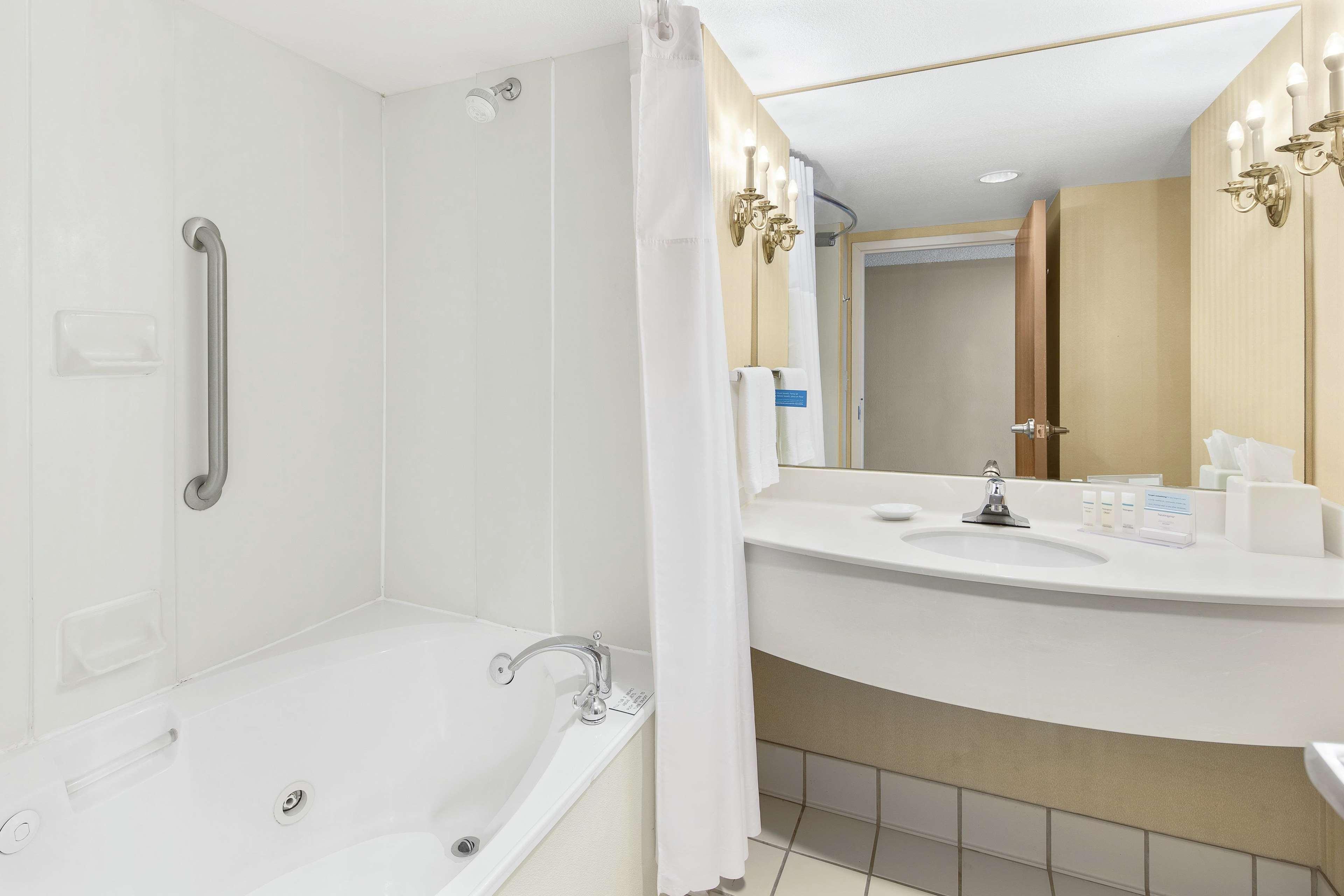 Hampton Inn Columbus-North Esterno foto