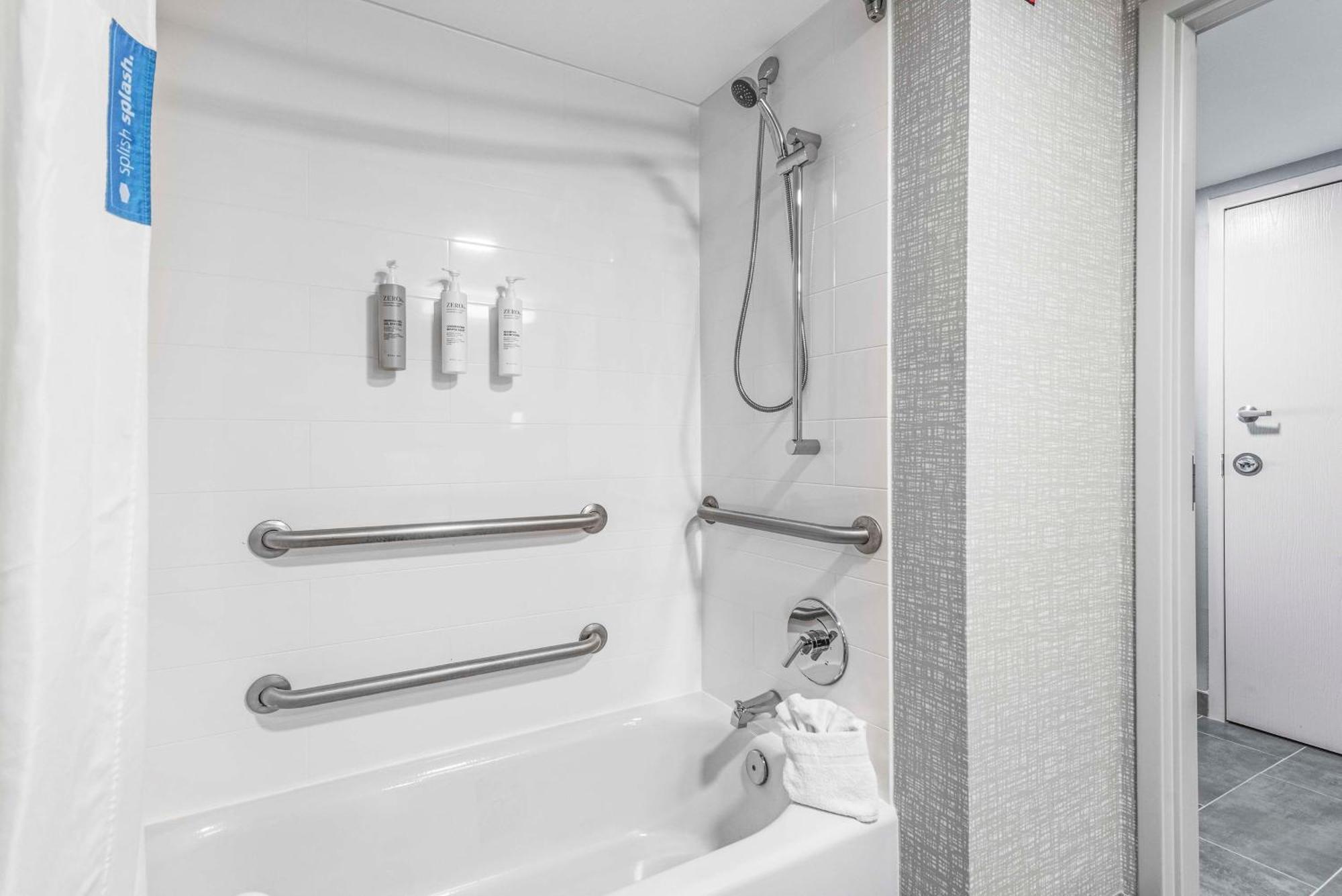 Hampton Inn Columbus-North Esterno foto