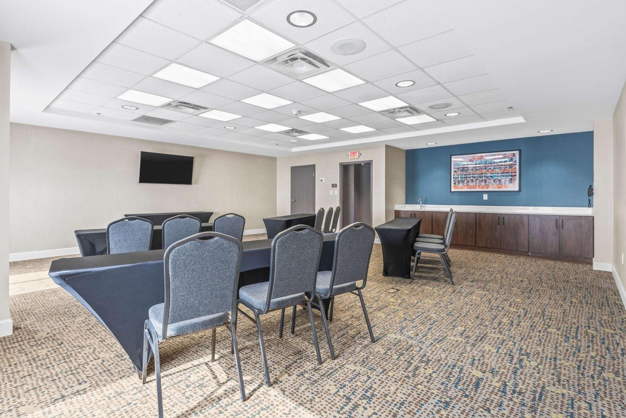 Hampton Inn Columbus-North Esterno foto