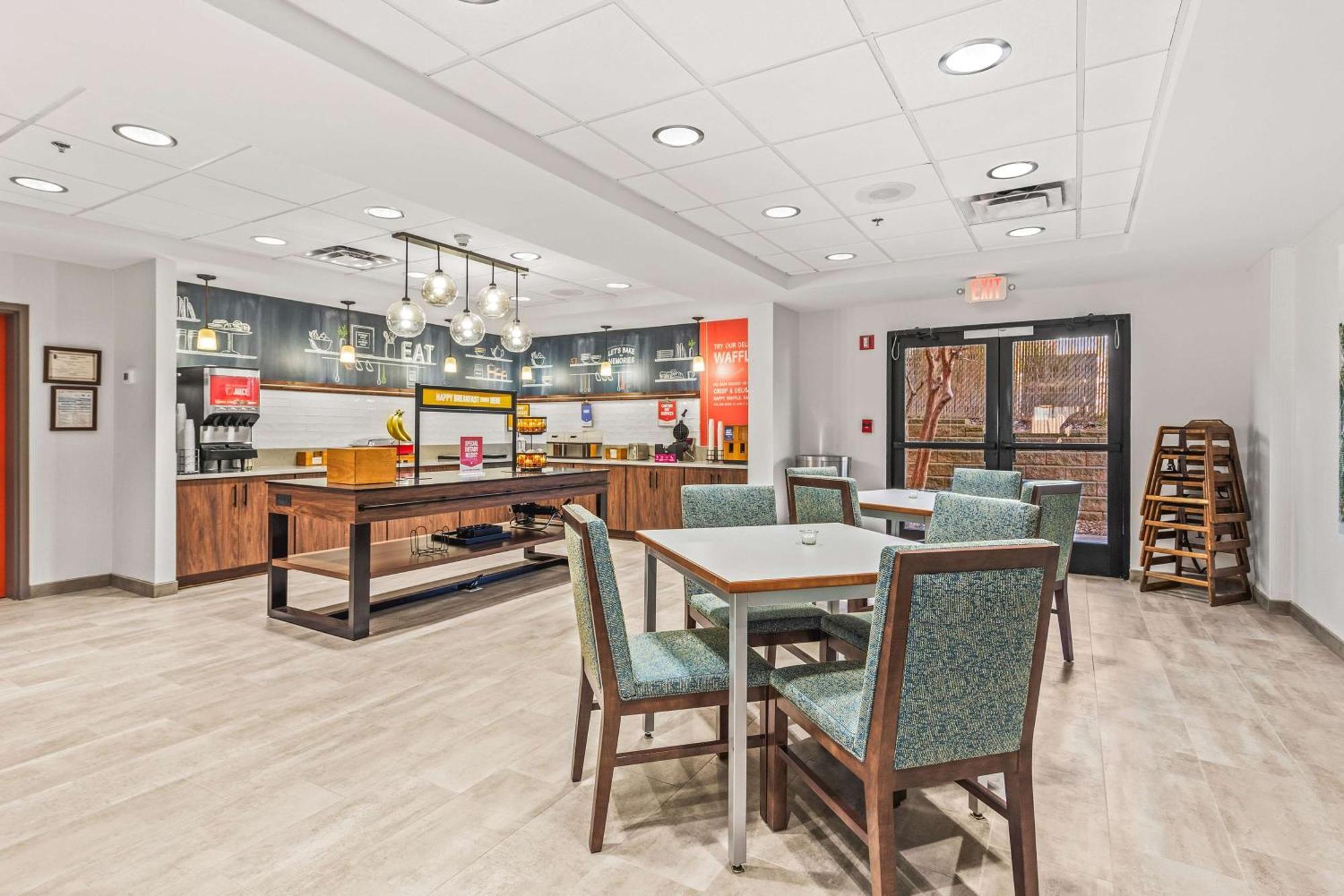 Hampton Inn Columbus-North Esterno foto