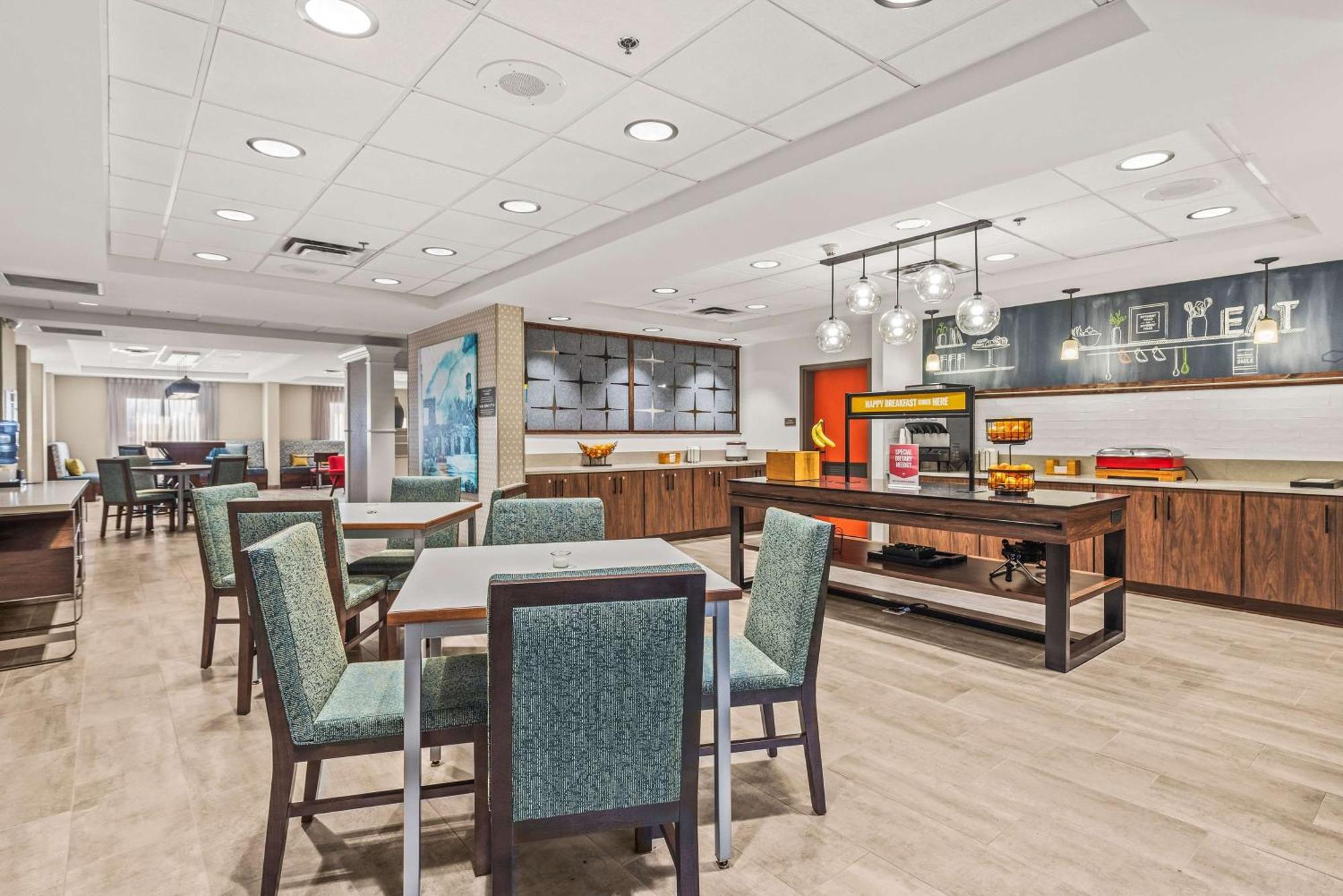 Hampton Inn Columbus-North Esterno foto