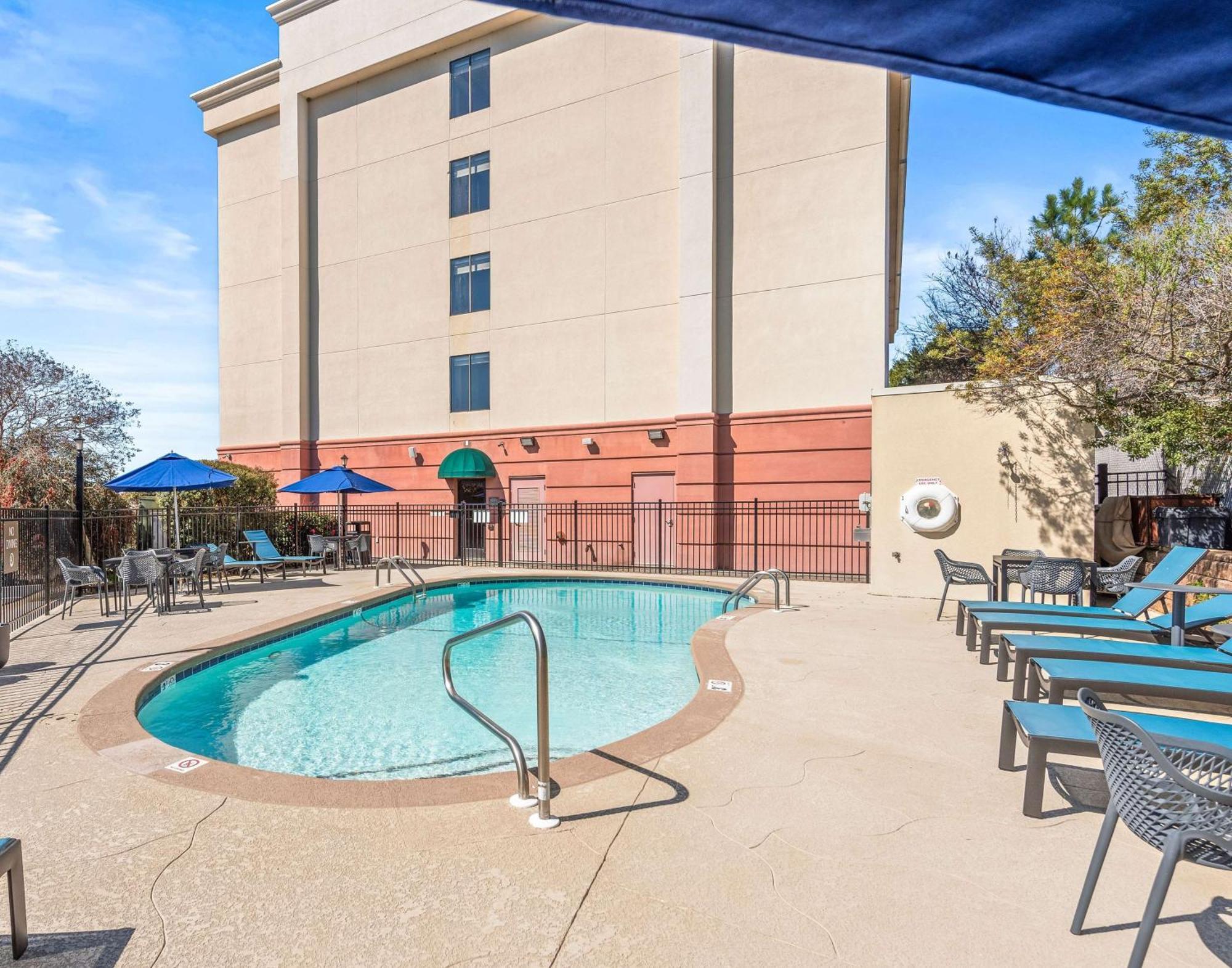 Hampton Inn Columbus-North Esterno foto