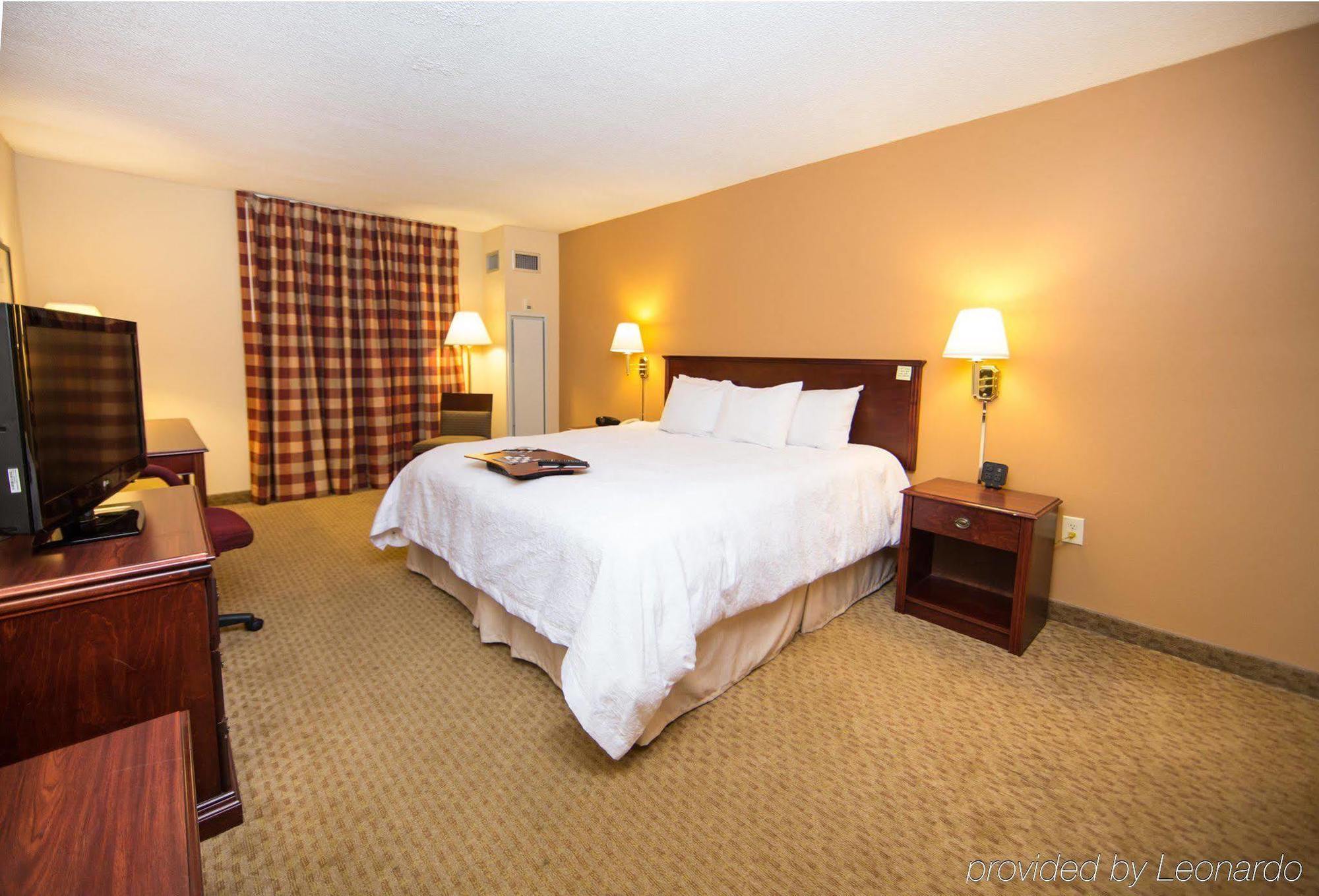 Hampton Inn Columbus-North Esterno foto