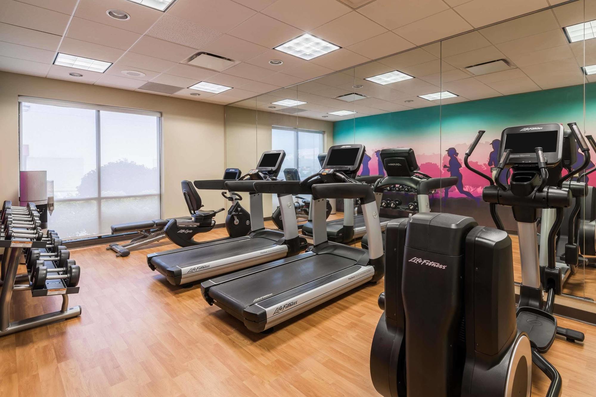 Hampton Inn Columbus-North Esterno foto